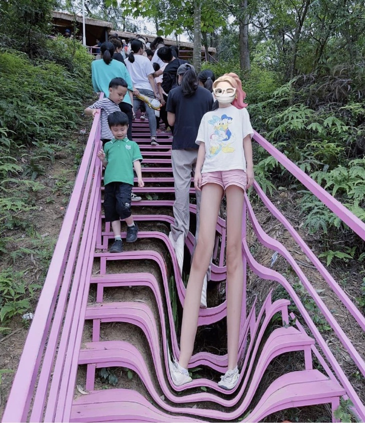 Ảnh vui 14-5: Cô gái lật mặt khi biết sự thật về chiếc bát ô tô - Ảnh 4.