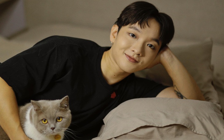 Ca sĩ ảo ảo Ann khoe giọng hát ngọt ngào với live-band, tiết lộ việc chạy show sắp tới - Ảnh 4.