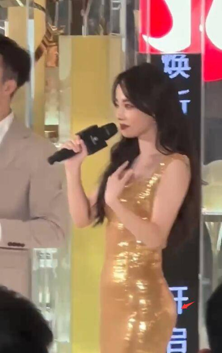 Tham gia Đạp gió 2023, Trương Gia Nghê bị soi chuyện quần quần áo áo - Ảnh 3.