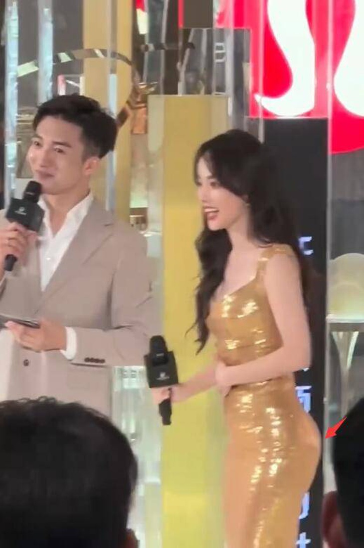 Tham gia Đạp gió 2023, Trương Gia Nghê bị soi chuyện quần quần áo áo - Ảnh 2.