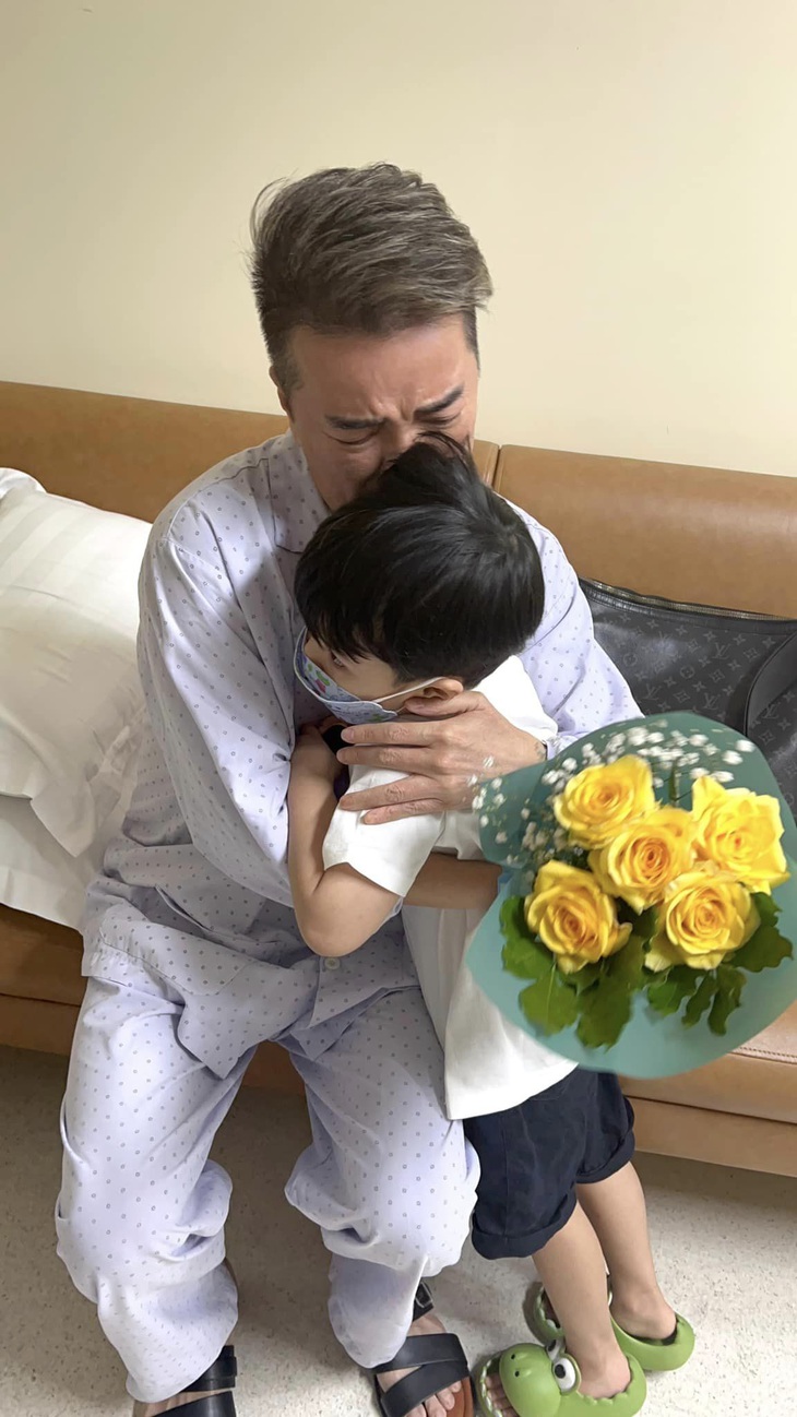 Đàm Vĩnh Hưng năn nỉ khán giả ngừng gửi quà thăm bệnh - Ảnh 5.