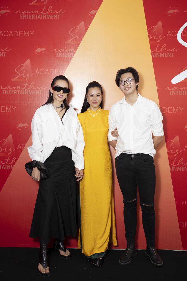 Cả showbiz Việt quy tụ mừng Nam Thư khai trương học viện dạy diễn xuất - Ảnh 10.