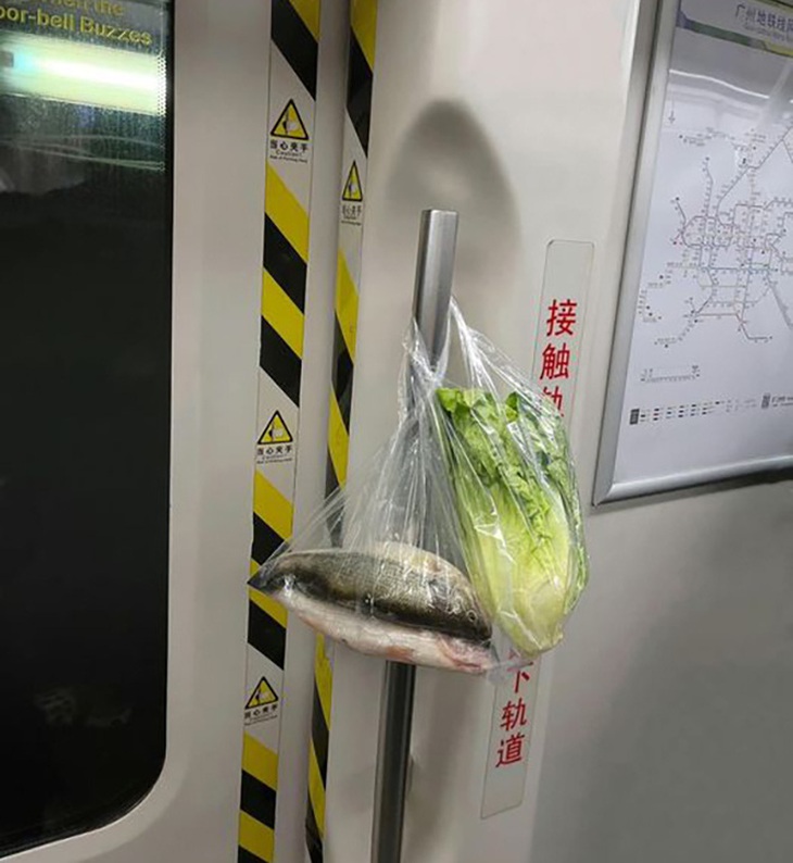 Ảnh vui 21-5: Suất bún chả 35.000 đồng có đúng bún với chả - Ảnh 3.