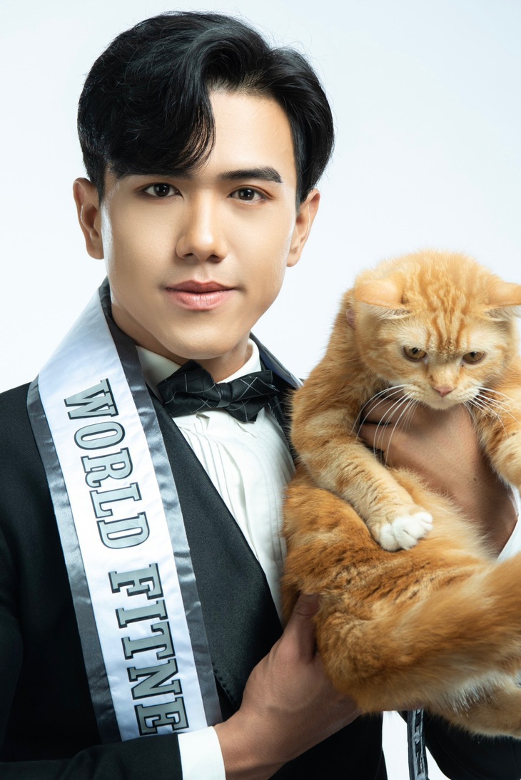 Chàng trai 132 ký giảm cân, tập body 6 múi dự thi Siêu mẫu thể hình thế giới - Ảnh 2.