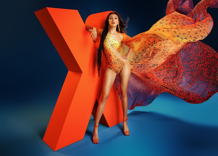 Minh Tú thiêu đốt mùa hè với loạt trang phục resort-wear táo bạo - Ảnh 3.