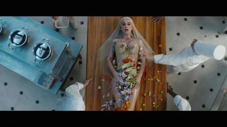 HyunA gây hoang mang với gương mặt cứng đơ cùng đôi mắt kỳ lạ - Ảnh 4.