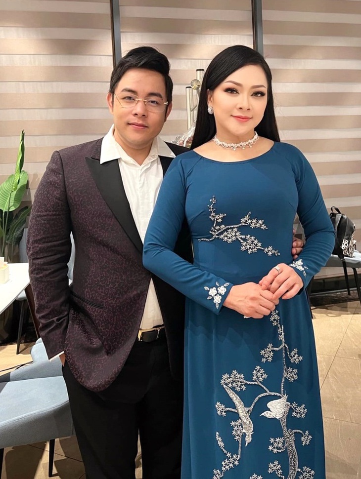 Quang Lê tiết lộ Như Quỳnh yêu bạn trai kém 12 tuổi - Ảnh 1.