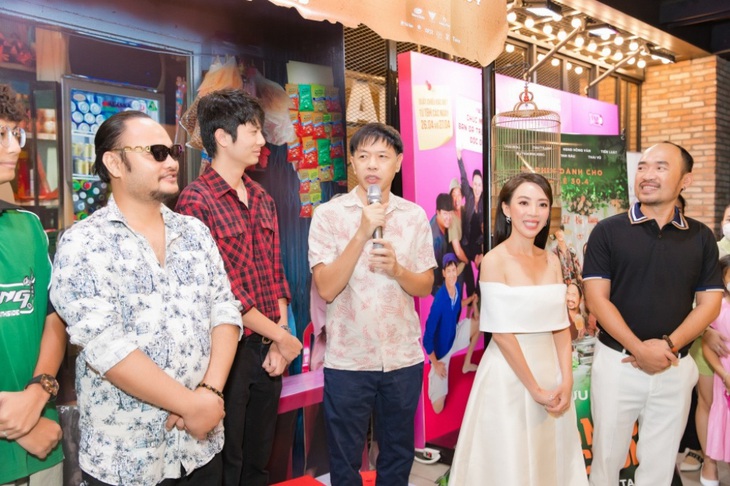 Con Nhót mót chồng xuất ngoại sang Úc và New Zealand - Ảnh 1.