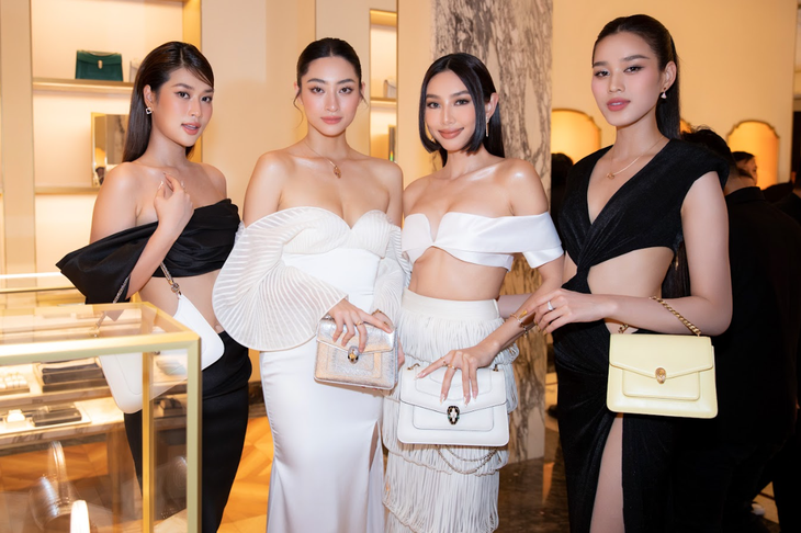 Dàn hậu nổi tiếng như Hoa hậu Thuỳ Tiên, Đỗ Thị Hà, Lương Thuỳ Linh, Đoàn Thiên Ân cùng Á hậu cũng có mặt tham gia sự kiện