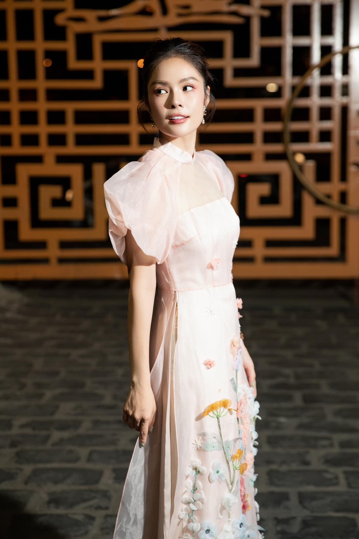 Dương Cẩm Lynh ra sao sau ồn ào nợ nần 6 tỉ đồng? - Ảnh 1.