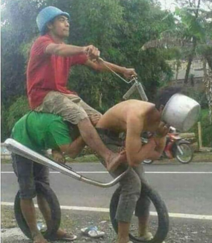 Ảnh vui 17-6: Anh Tây diện áo xe ôm công nghệ để đu trend? - Ảnh 6.