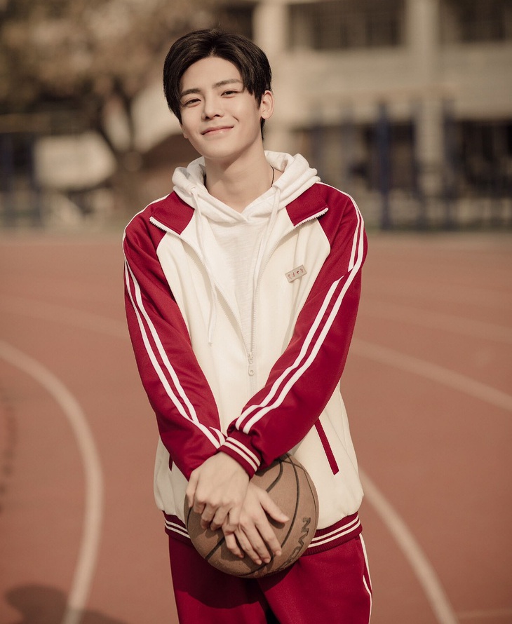 7 nam thần phim thanh xuân như xé sách bước ra của màn ảnh Hoa ngữ - Ảnh 3.