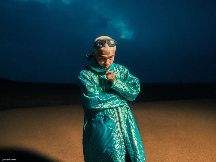 Đối với Lil Wuyn, đây là tác phẩm cho thấy sự thay đổi về phong cách của anh so với trước đây