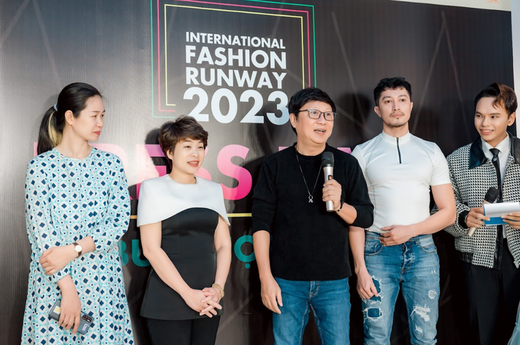 Nhà thiết kế Sĩ Hoàng công bố người tiếp nối thương hiệu - Ảnh 3.