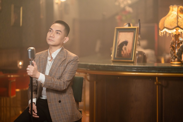 Phạm Khánh Hưng nhận định bản phối của Lê Thanh Tâm quá hay, nhất là phần giang tấu, mang đến cho anh cảm giác “phiêu” và sướng khi thể hiện lại trọn vẹn cho phiên bản solo.