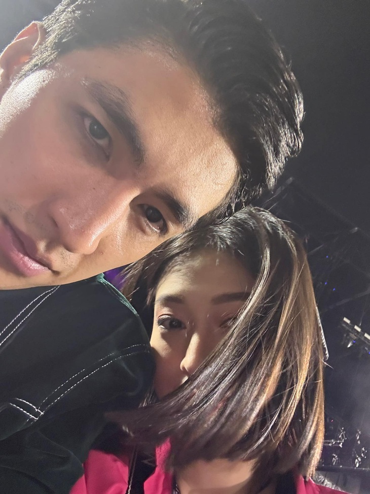 Bình An kể khổ khi tháp tùng bà xã đu concert Blackpink - Ảnh 3.