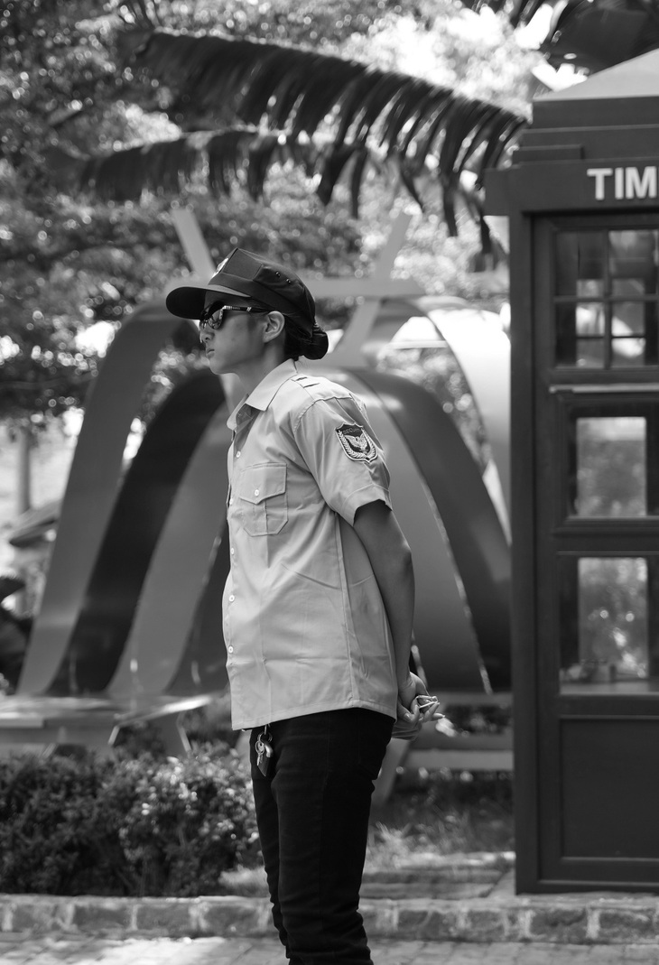 Tin nổi không, HHen Niê cosplay anh bảo vệ xấu trai - Ảnh 5.