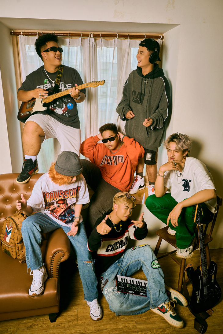 MV phù hợp nhất cho 2k5 sau mùa thi: Đưa em theo với - August, Anngo (Fillinus) ft. Vũ Phụng Tiên - Ảnh 4.