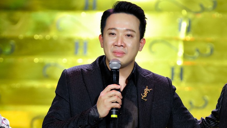 Trấn Thành nhắc lại chuyện "khóc đến lộ sụn mũi" trong họp báo của Đàm Vĩnh Hưng trước đây - Ảnh: NVCC