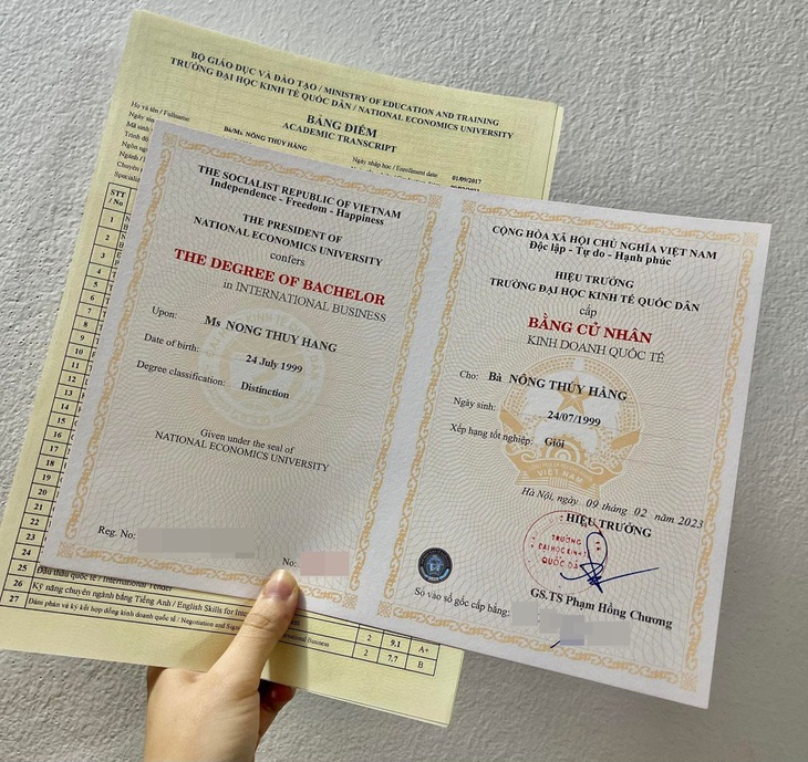 Hoa hậu các dân tộc Nông Thúy Hằng lại vướng ồn ào học vấn - Ảnh 1.