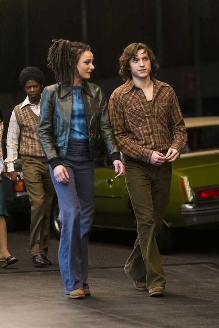 Tom Holland tạm nghỉ đóng phim để sống như... người bình thường - Ảnh 4.