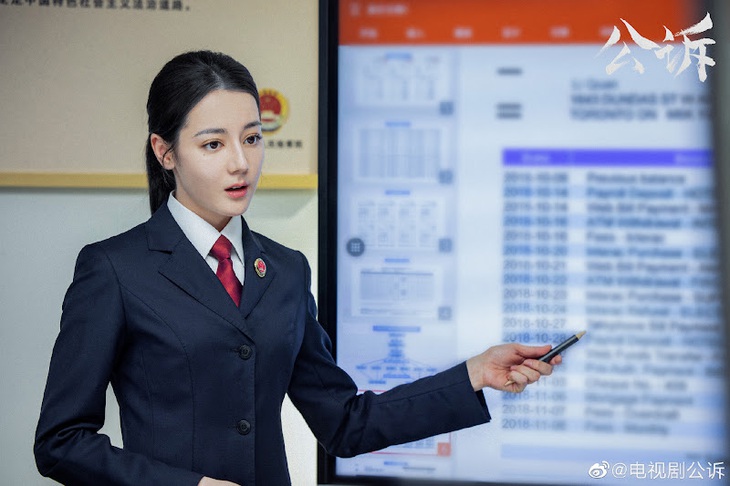 Địch Lệ Nhiệt Ba bị chê hết thời, phim mới ế ẩm - Ảnh 4.