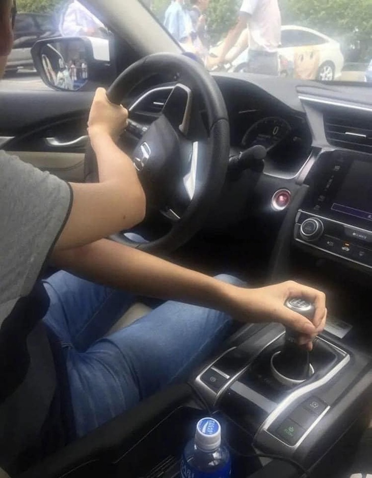 Học lái xe dễ ẹc đó mà...