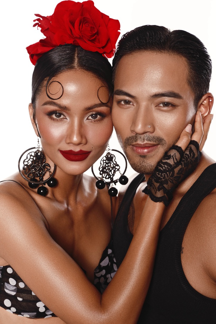 Tình yêu giúp cả hai cảm thấy cuộc sống ý nghĩa hơn và cô gái chấp nhận làm mọi thứ để bảo vệ tình yêu của mình, cùng người đàn ông quan trọng của cuộc đời hướng đến ước mơ xây dựng ngôi nhà hạnh phúc.