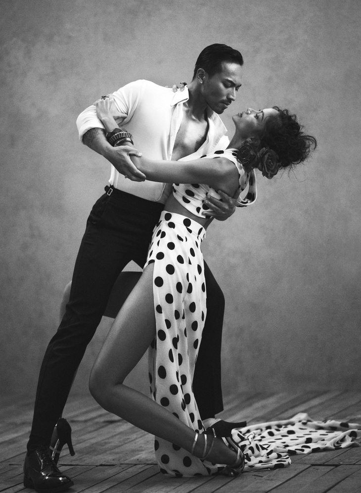 Những bất đồng trong quan điểm dẫn đến những xung đột trong mối quan hệ tình cảm. Người đàn ông không còn nhường nhịn cô gái nữa, cô ấy không còn sự tự tin và để lộ nội tâm yếu đuối của người phụ nữ trước ngưỡng tan vỡ tình cảm.