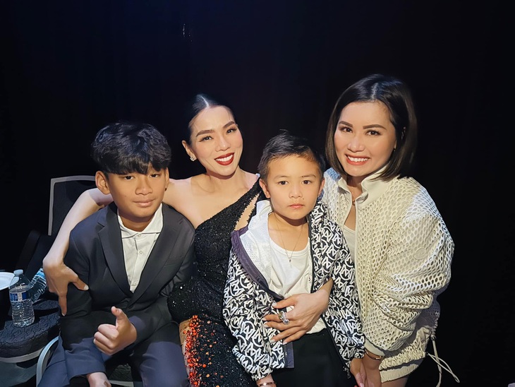 Nhóc tì nhà Đan Trường làm quen con trai 11 tuổi của Lệ Quyên&nbsp;