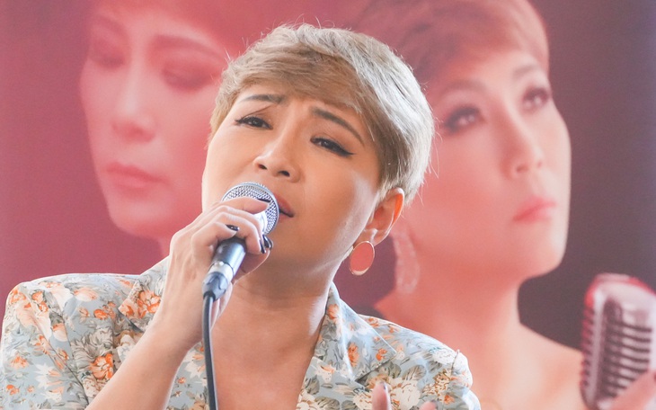 "Sầu nữ phòng trà" Hương Giang: "Tôi không có nhan sắc, không cả sự sân si"