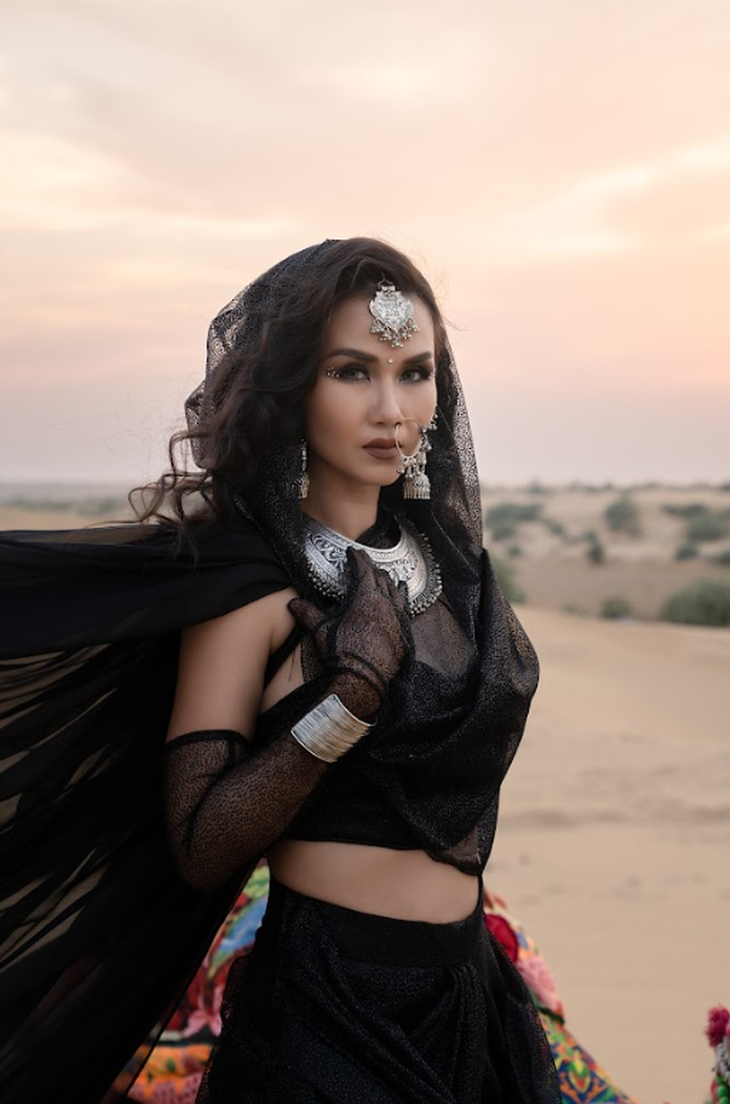 Tạo hình bí ẩn, ma mị của Võ Hạ Trâm trong MV