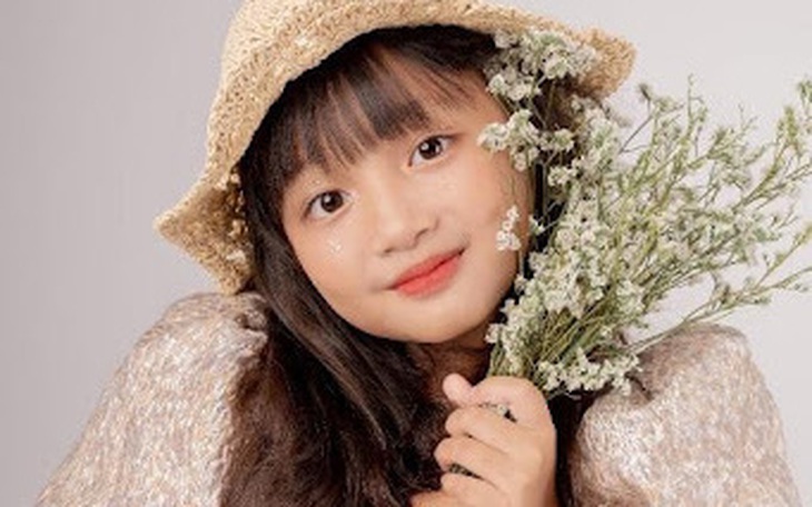 Xuka - cô con gái một mực cản mẹ làm "tiểu tam" trong Người thầm lặng