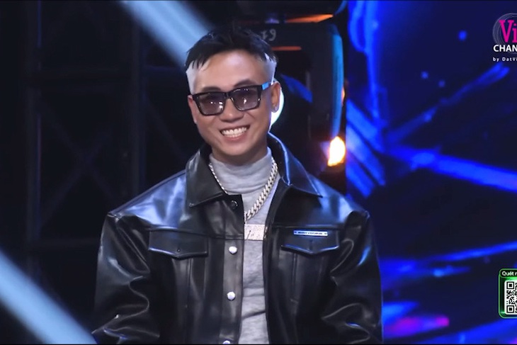 Huỳnh Công Hiếu thành công khi mượn uy bà xã để chinh phục khán giả