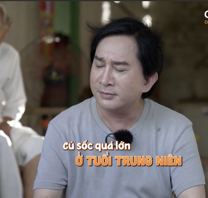 Nam nghệ sĩ bất ngờ vì bị trừ lương không thương tiếc