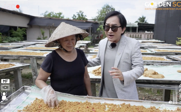 Kim Tử Long trổ tài hát cải lương xin tăng lương dù làm ít chơi nhiều