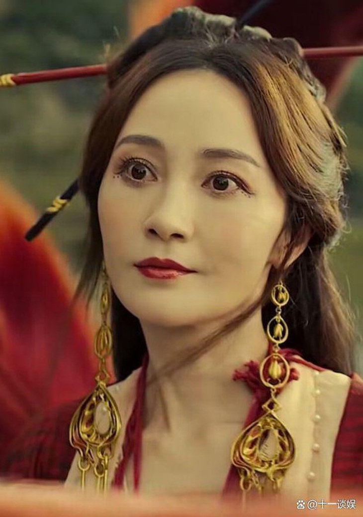 Nhan sắc nàng Đát Kỷ 41 tuổi bị chê già như... mẹ nam chính - Ảnh 2.