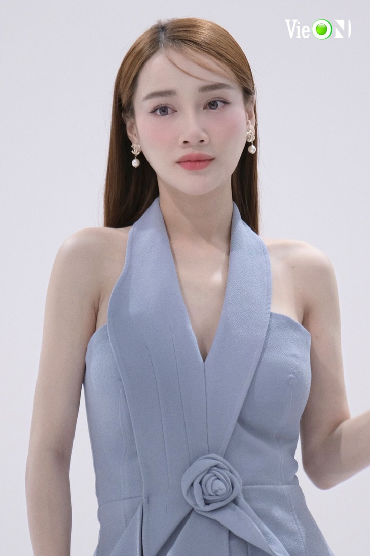 Nhã Phương trong buổi chụp hình poster phim&nbsp;Yêu trước ngày cưới