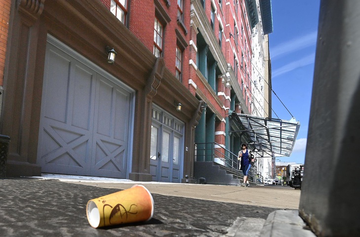 Taylor Swift nhận án phạt ngàn đô cho 32 lần quên dọn rác - Ảnh 1.