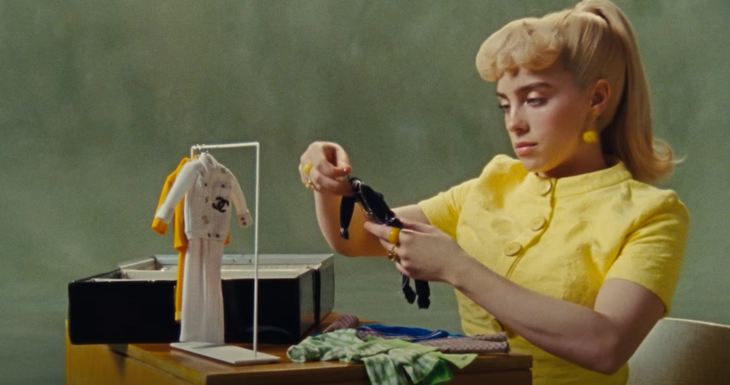 Nữ ca sĩ Billie Eilish trong MV