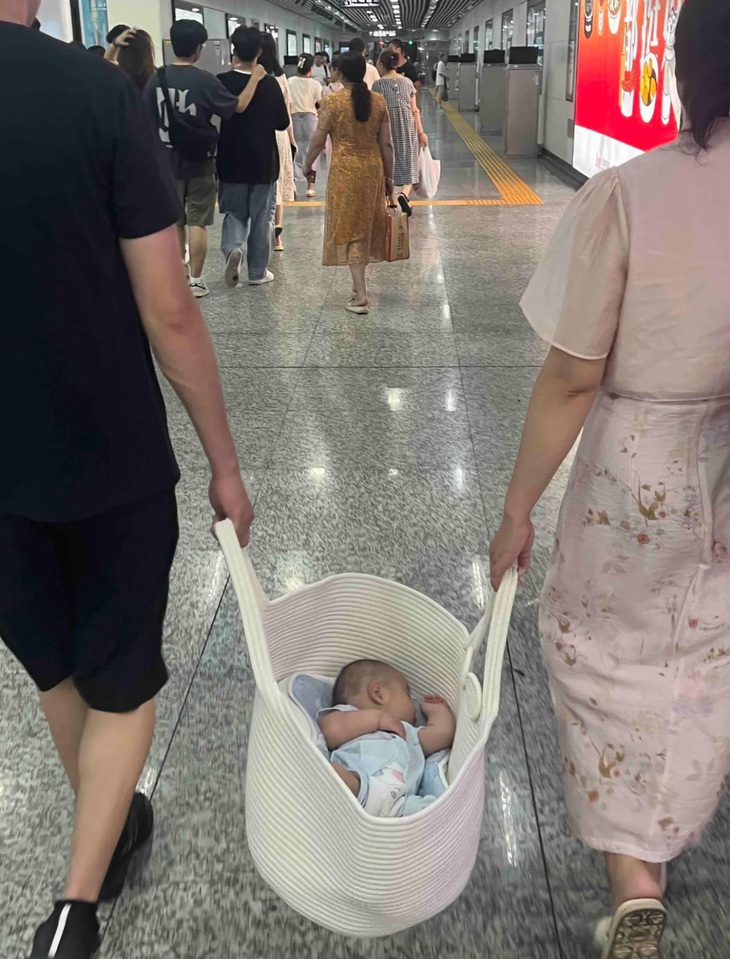 Thuận vợ thuận chồng tát Biển Đông cũng cạn, thế nên "gánh nặng" này có là nhiêu?!