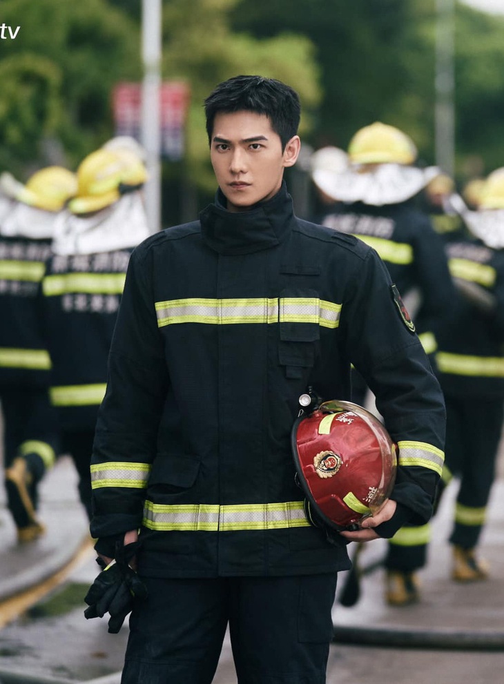 Tạo hình chàng lính cứu hỏa Tống Diệm do Dương Dương thể hiện