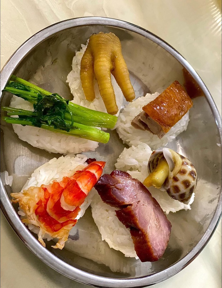 Phiên bản sushi có gì làm nấy.