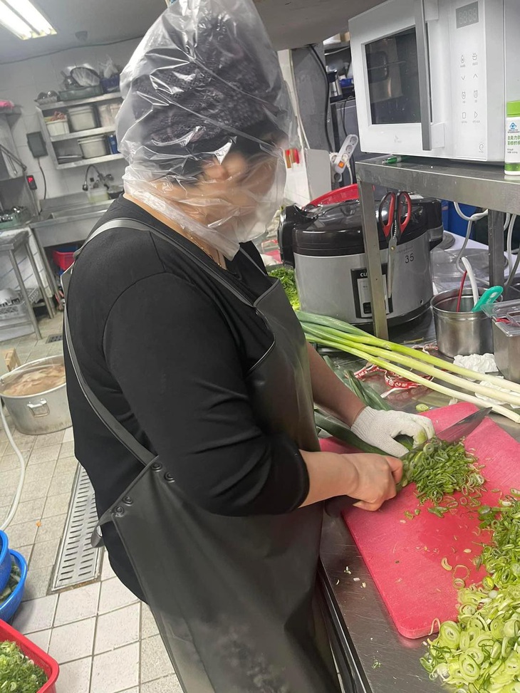 Phòng thủ chắc chắn của team bị hành "hành"