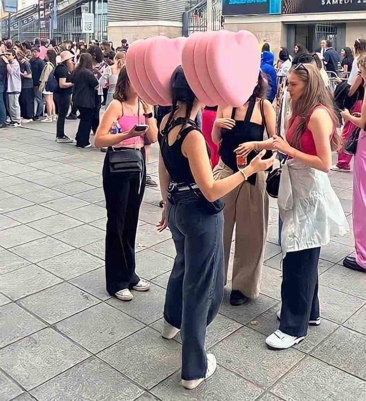 Gợi ý outfit đi concert BornPink.