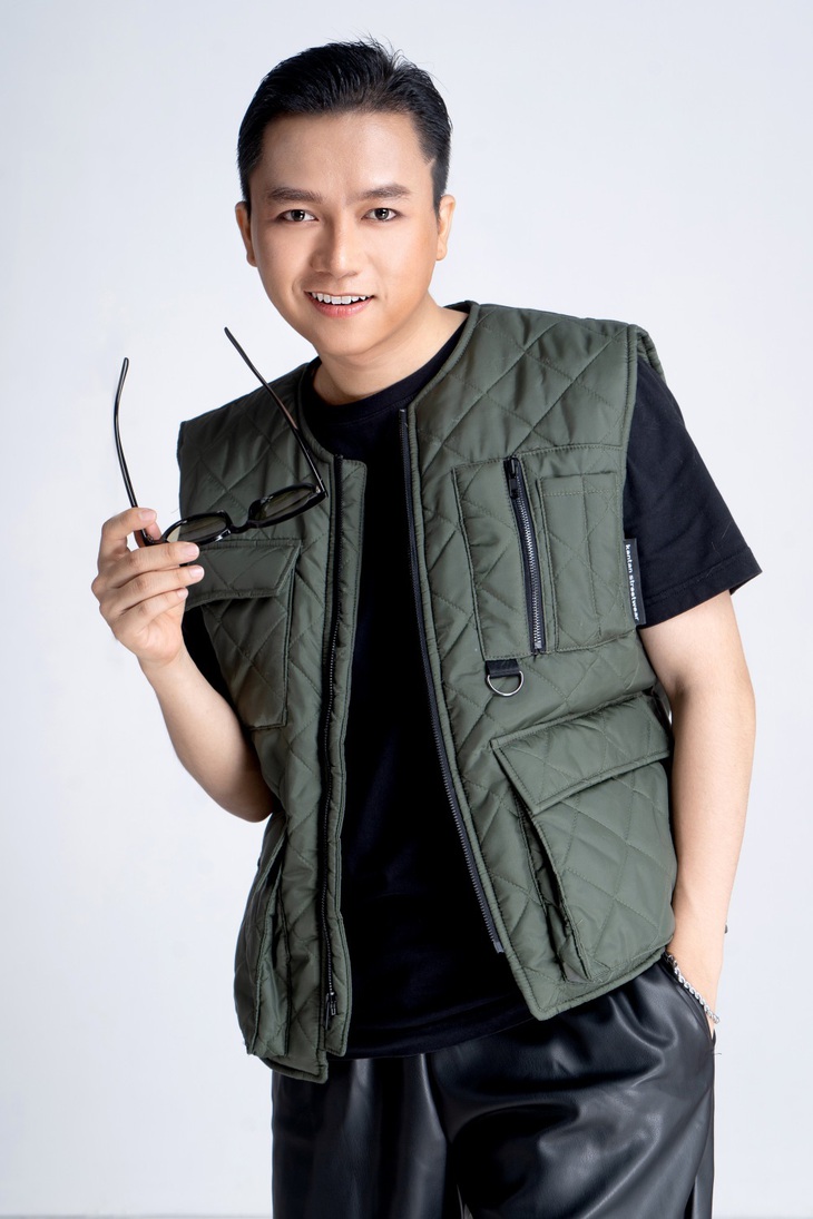 Ca khúc chủ đề của show được tác giả của loạt hit đình đám V-pop Bùi Công Nam sáng tác