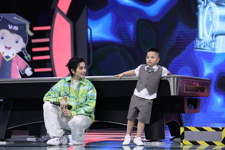 Cơ thủ nhí 5 tuổi khiến bộ tứ Siêu tài năng nhí đổ gục