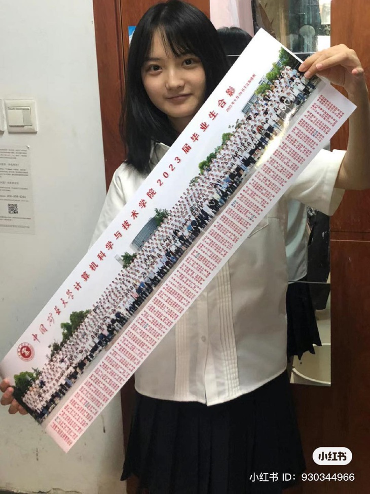 Ảnh chụp tốt nghiệp của sinh viên đất nước tỉ dân.