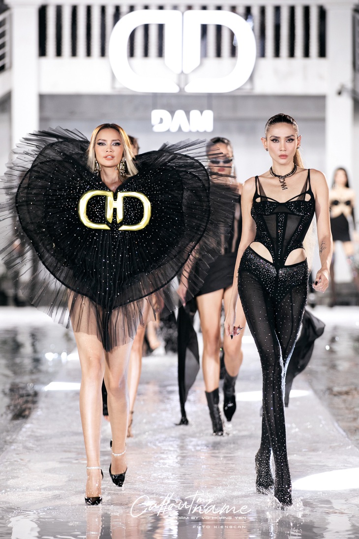 Siêu mẫu Võ Hoàng Yến lý giải:  "D.A.M là chữ viết tắt của Desire After Midnight" không chỉ gợi lên sự bí ẩn, kiêu kỳ ở phái đẹp, mà còn là sự mở ra của một hành trình tìm kiếm bản thân, mới mẻ hơn, quyến rũ hơn cho mọi cô gái.