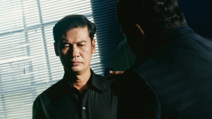 Tiết Cương nhập vai người đàn ông thành đạt